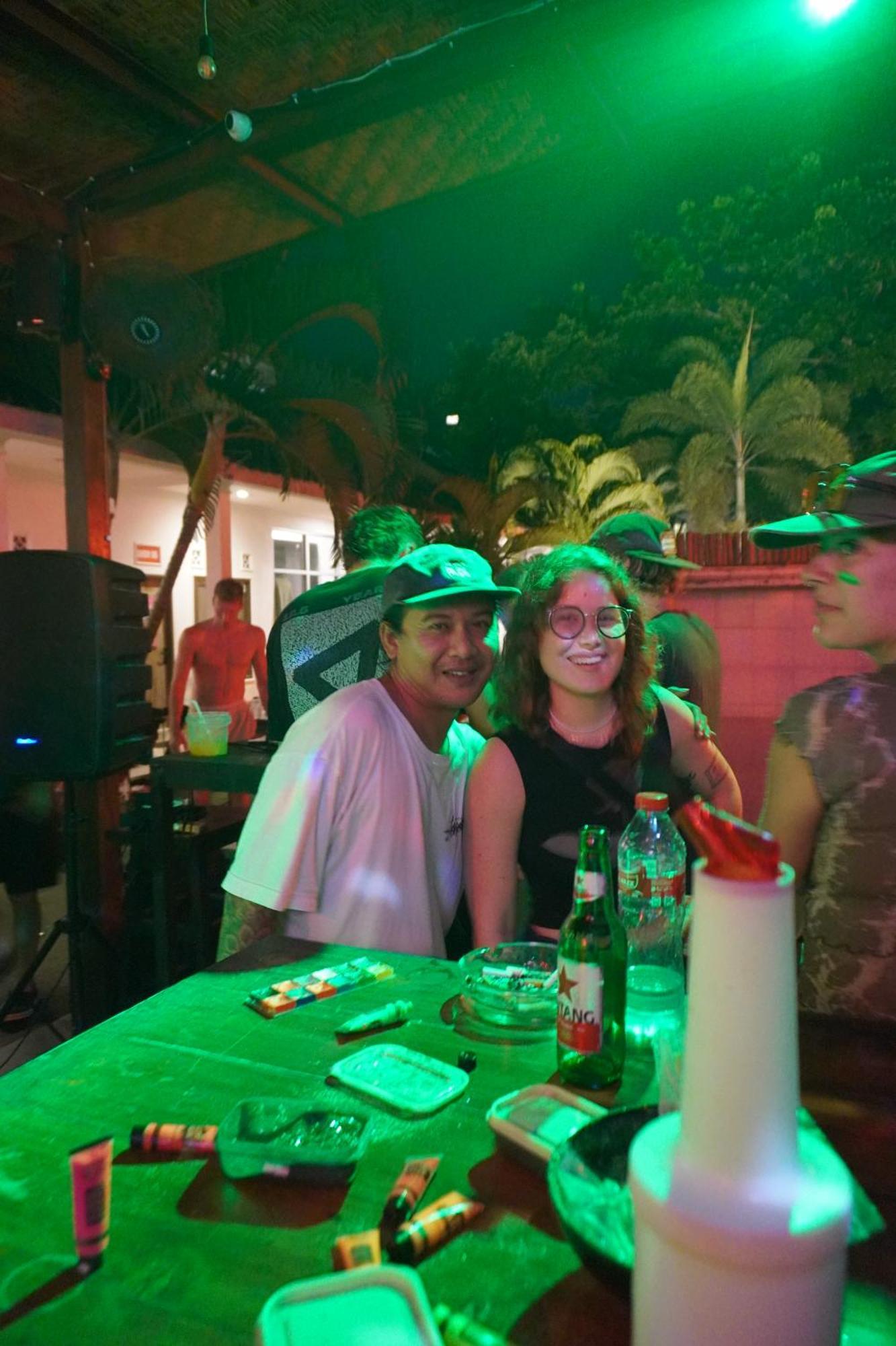Indonesia Backpacker Hostels Kuta  Экстерьер фото